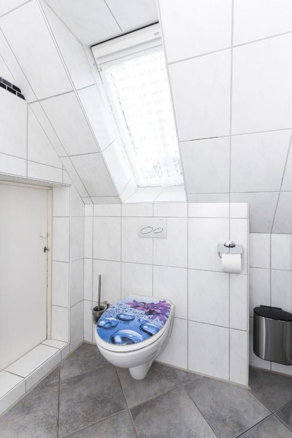 Ferienwohnung Im Haus Weinstock Esens Exterior photo